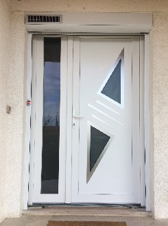 Pose d'une porte d'entrée en Pvc