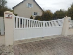 Pose d'un portail en aluminium 